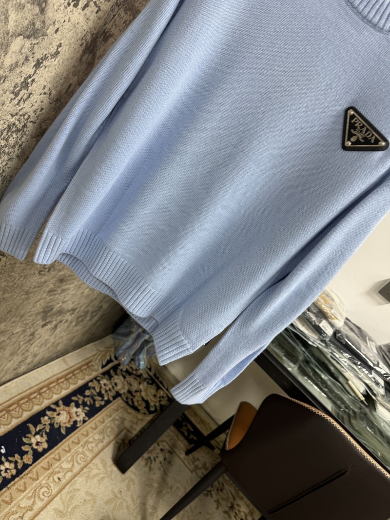 Pra*a sweater